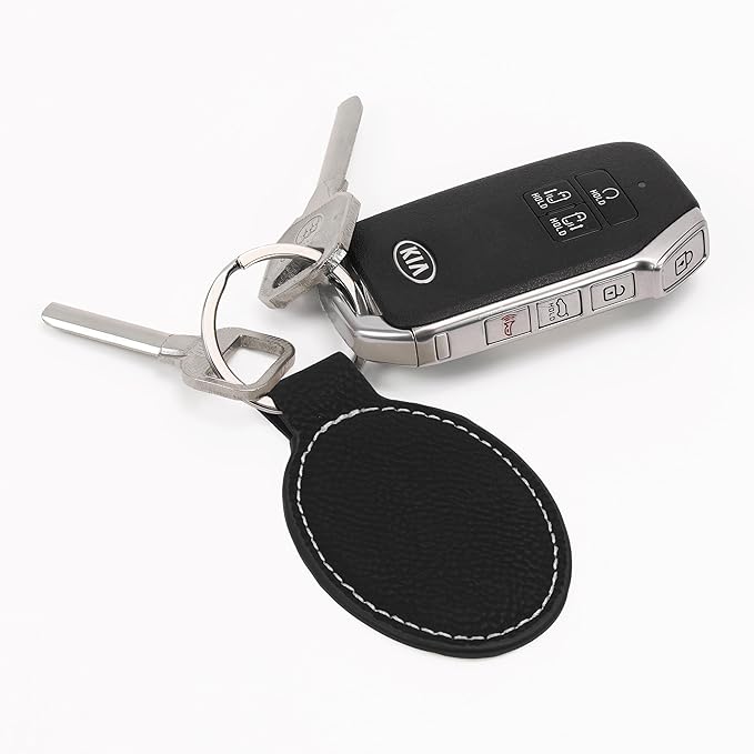 LaserGram Oval Keychain, Golfer Golfing, Personalized Engraving Included (Black with Silver)